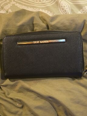 Steve Madden Black Textured Zip Wallet with Gold Logo Bar